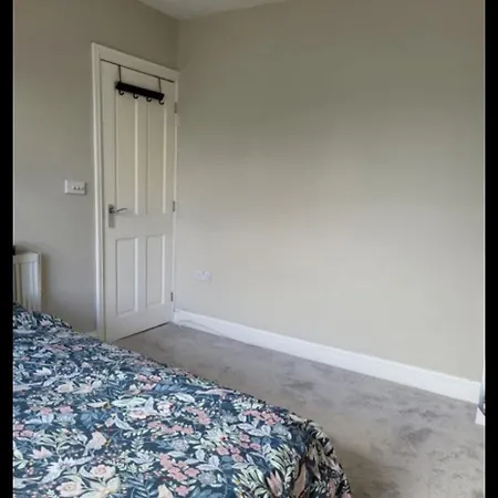 8 Mackie Ave Μπρίστολ